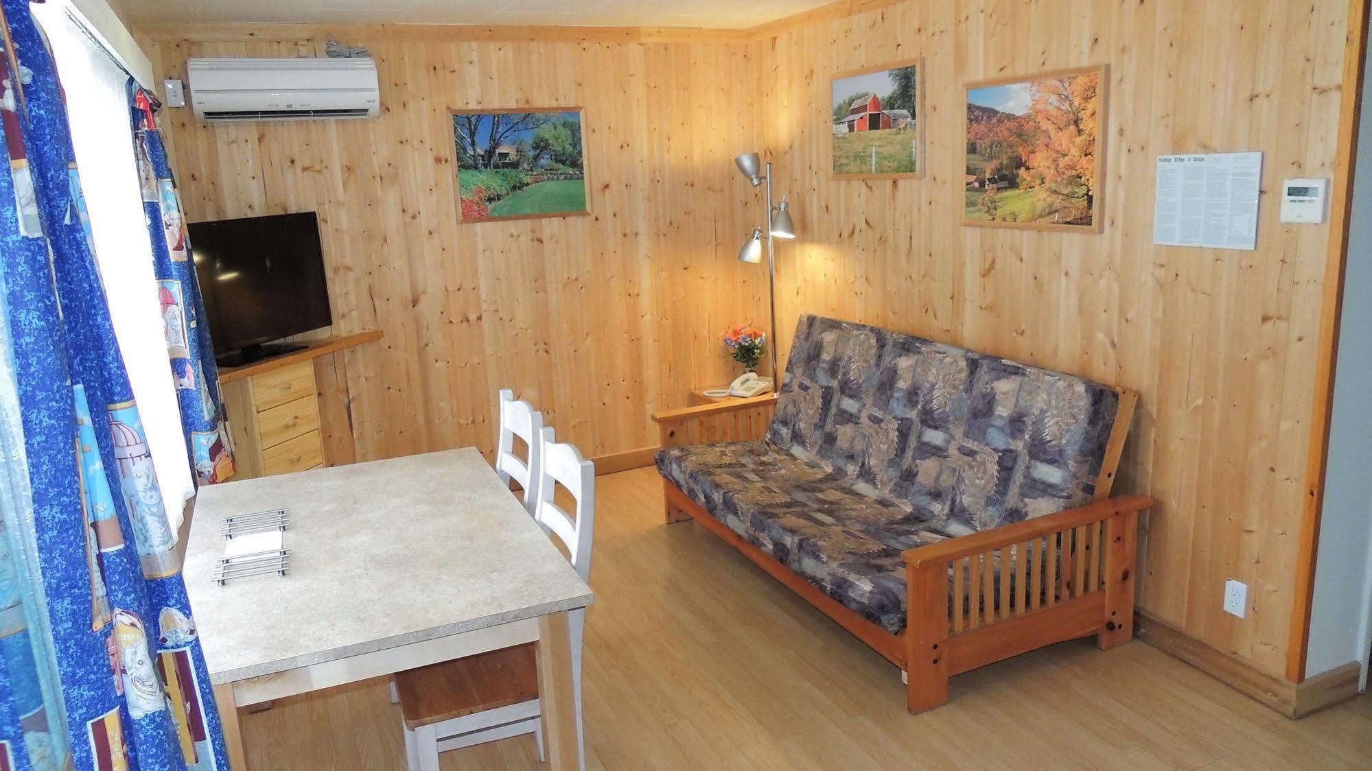 Viewpoint Rv & Cottages Salmon Arm Exterior photo